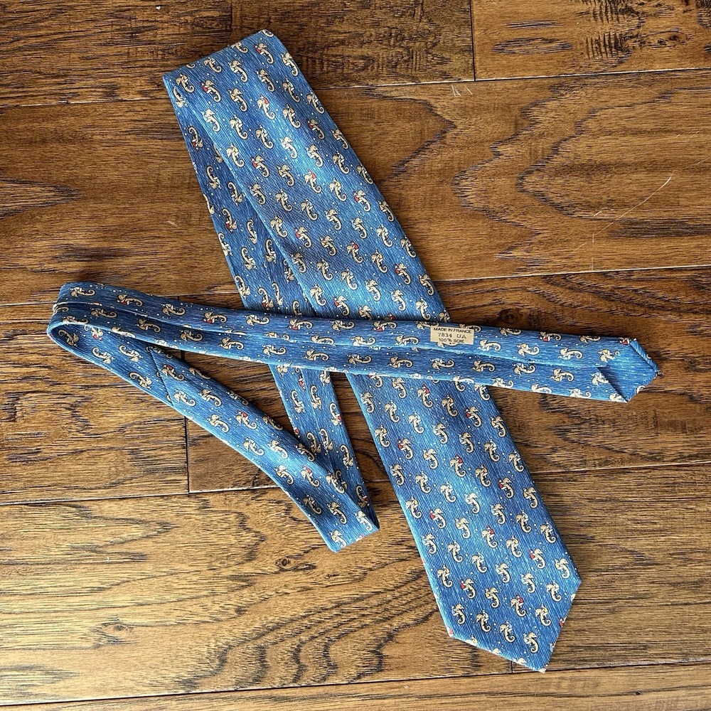 100% REAL HERMES TIE w FUN BLUE & RED SEA HORSE SEAHORSE JOCKEYS 7834